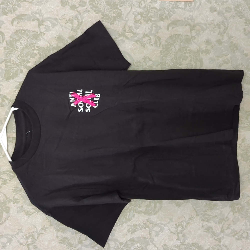 Antisocial social club tee